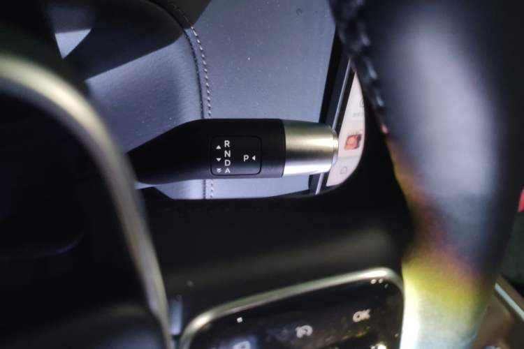 Used Li Auto L8 2025 Pro Smart Refresh Edition Gear Lever