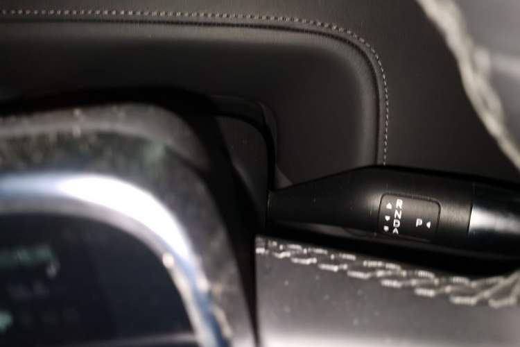 Used Li Auto L8 2025 Max Smart Refresh Edition Gear Lever