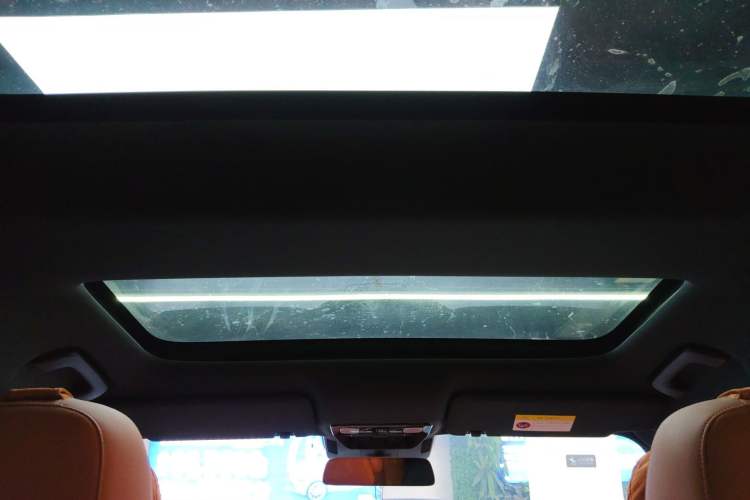 Used Li Auto L8 2025 Max Smart Refresh Edition Headliner