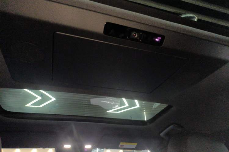 Used Li Auto L8 2025 Ultra Smart Refreshed Edition Headliner