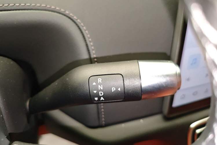 Used Li Auto L8 2025 Max Smart Refresh Edition Interior 1
