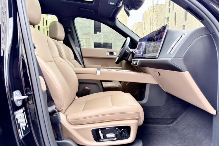 Used Li Auto L8 2025 Pro Smart Refresh Edition Interior 2