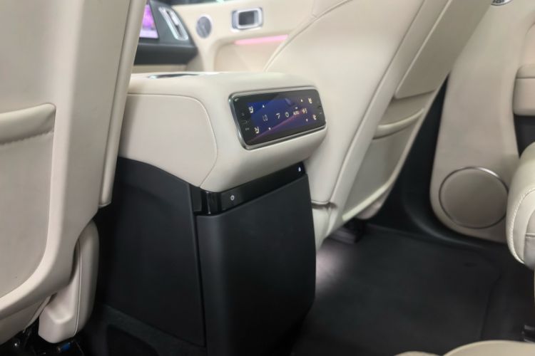 Used Li Auto L8 2025 Ultra Smart Refreshed Edition Interior 4