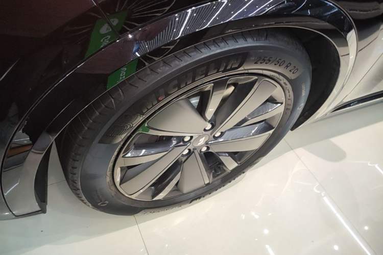 Used Li Auto L8 2025 Max Smart Refresh Edition Left Front Wheel Hub