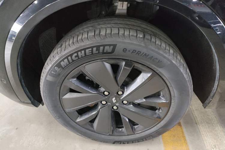Used Li Auto L8 2025 Pro Smart Refresh Edition Left Front Wheel Hub