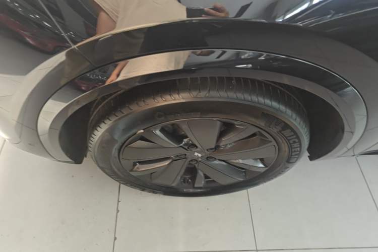 Used Li Auto L8 2025 Max Smart Refresh Edition Left Front Wheel Hub