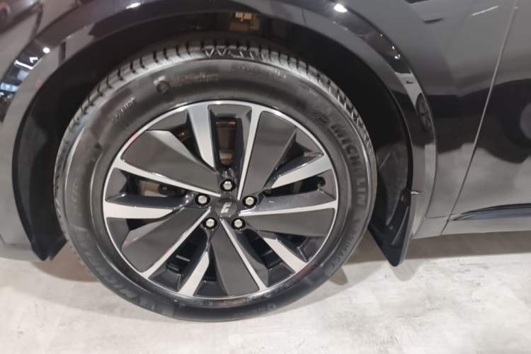 Used Li Auto L8 2025 Max Smart Refresh Edition Left Front Wheel Hub