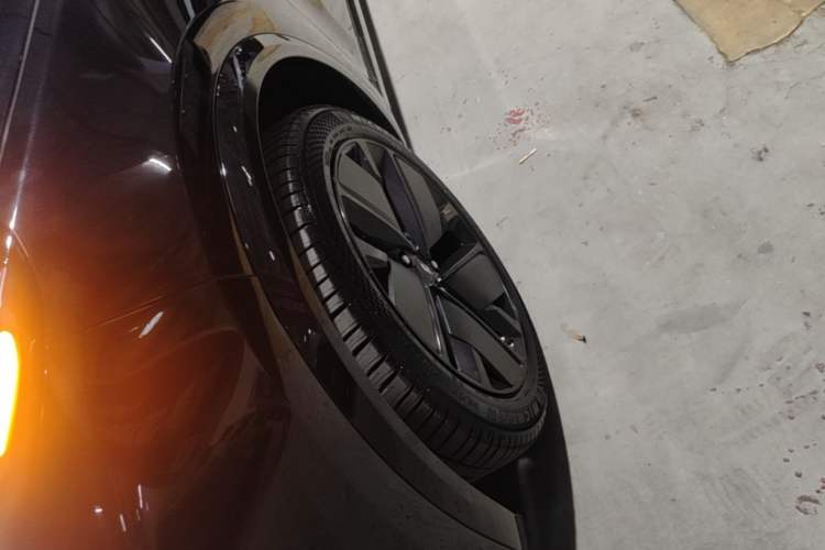 Used Li Auto L8 2025 Max Smart Refresh Edition Left Front Wheel Hub