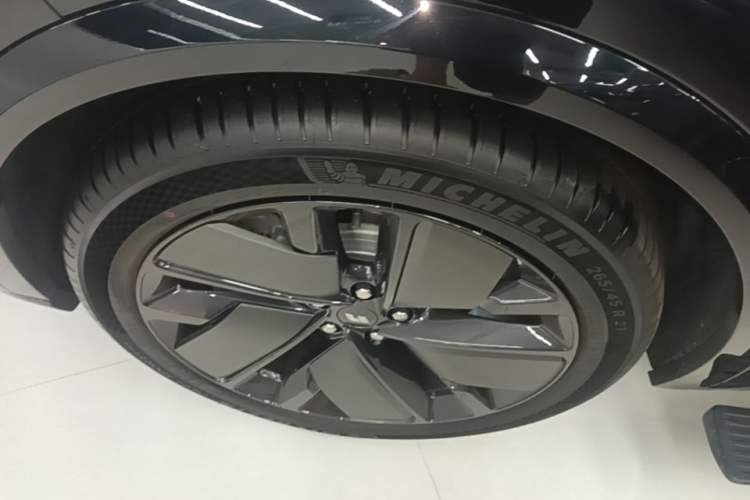 Used Li Auto L8 2025 Max Smart Refresh Edition Left Front Wheel Hub