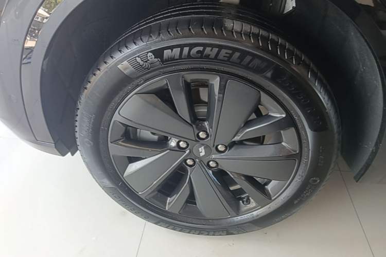 Used Li Auto L8 2025 Max Smart Refresh Edition Left Front Wheel Hub