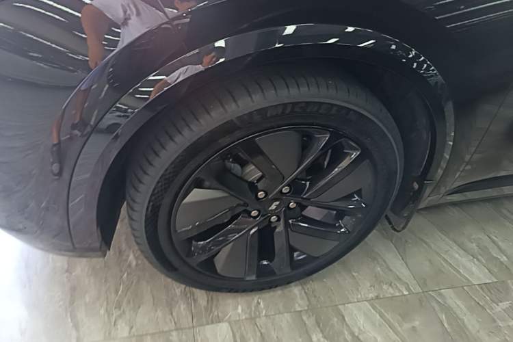 Used Li Auto L8 2025 Ultra Smart Refreshed Edition Left Front Wheel Hub