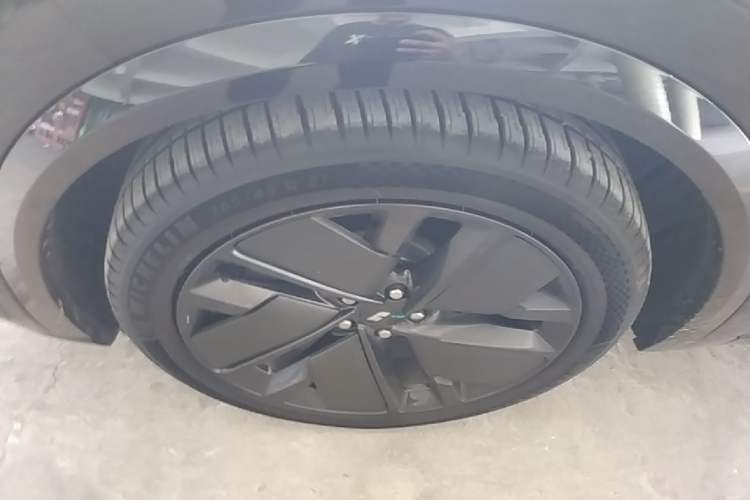 Used Li Auto L8 2025 Ultra Smart Refreshed Edition Left Front Wheel Hub