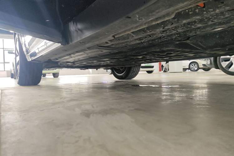 Used Li Auto L8 2025 Pro Smart Refresh Edition Left Side Sill