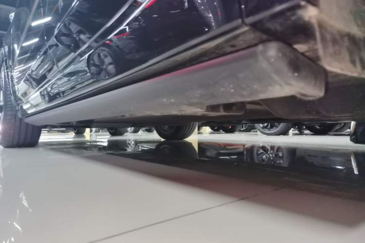 Used Li Auto L8 2025 Max Smart Refresh Edition Left Side Sill