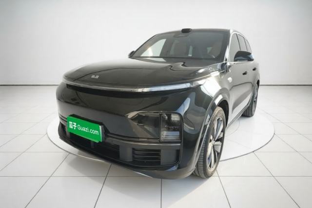 Ojetý Li Auto L8 2025 Pro Smart Refresh Edition