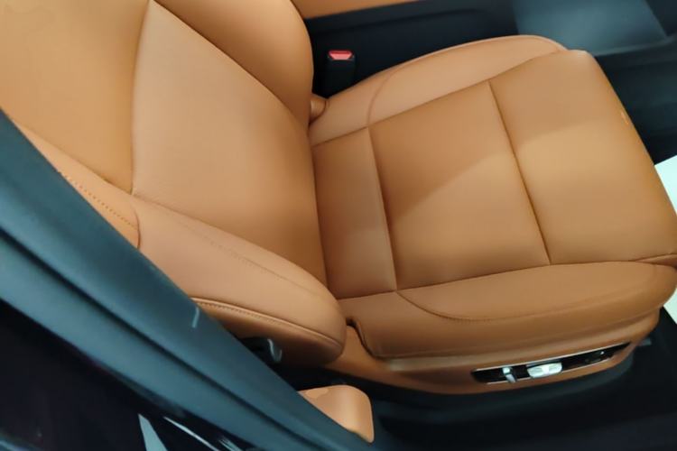 Used Li Auto L8 2025 Max Smart Refresh Edition Right Front Seat