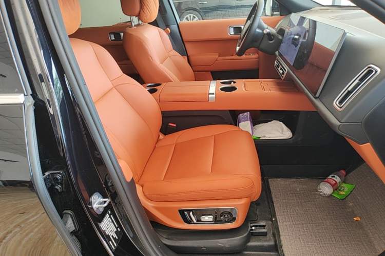 Used Li Auto L8 2025 Max Smart Refresh Edition Right Front Seat