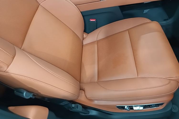 Used Li Auto L8 2025 Max Smart Refresh Edition Right Front Seat