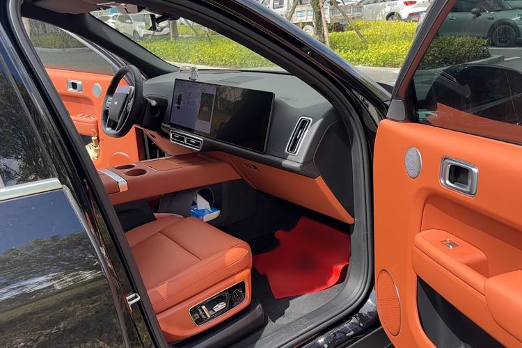 Used Li Auto L8 2025 Ultra Smart Refreshed Edition Right Front Seat