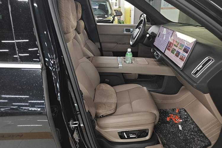 Used Li Auto L8 2025 Pro Smart Refresh Edition Right Front Seat