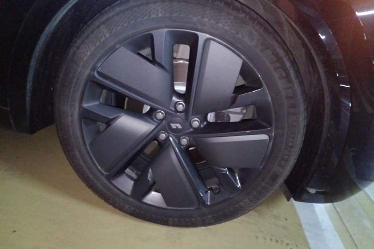 Used Li Auto L8 2025 Pro Smart Refresh Edition Right Front Wheel Hub