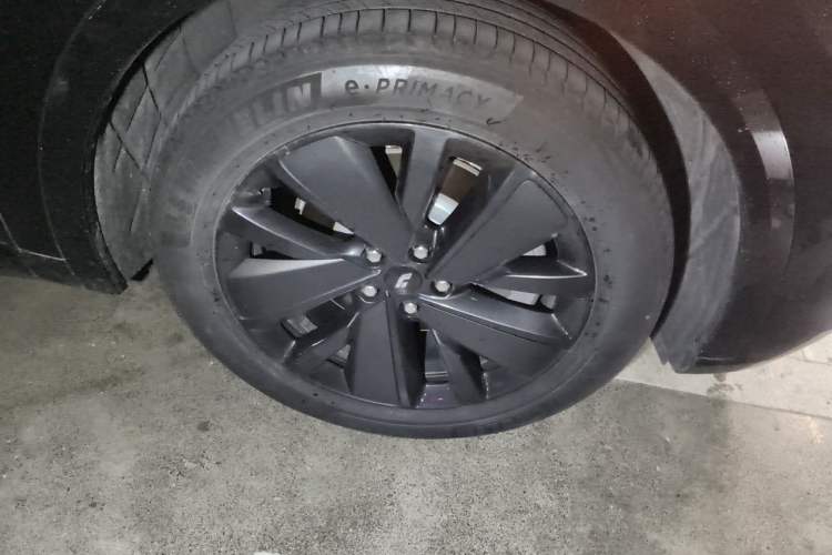 Used Li Auto L8 2025 Max Smart Refresh Edition Right Front Wheel Hub