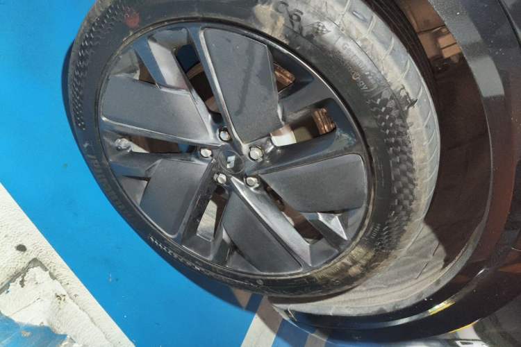Used Li Auto L8 2025 Max Smart Refresh Edition Right Front Wheel Hub