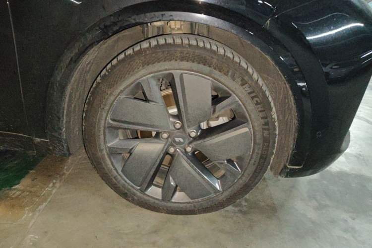 Used Li Auto L8 2025 Max Smart Refresh Edition Right Front Wheel Hub