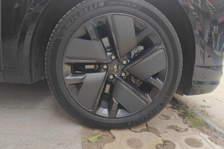 Used Li Auto L8 2025 Max Smart Refresh Edition Right Front Wheel Hub