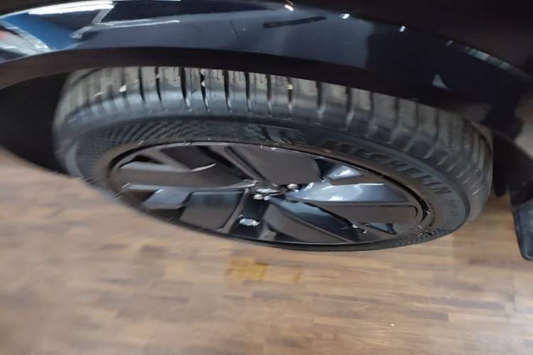 Used Li Auto L8 2025 Max Smart Refresh Edition Right Rear Wheel Hub