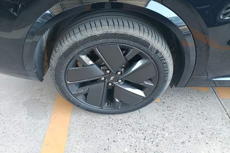 Used Li Auto L8 2025 Ultra Smart Refreshed Edition Right Rear Wheel Hub