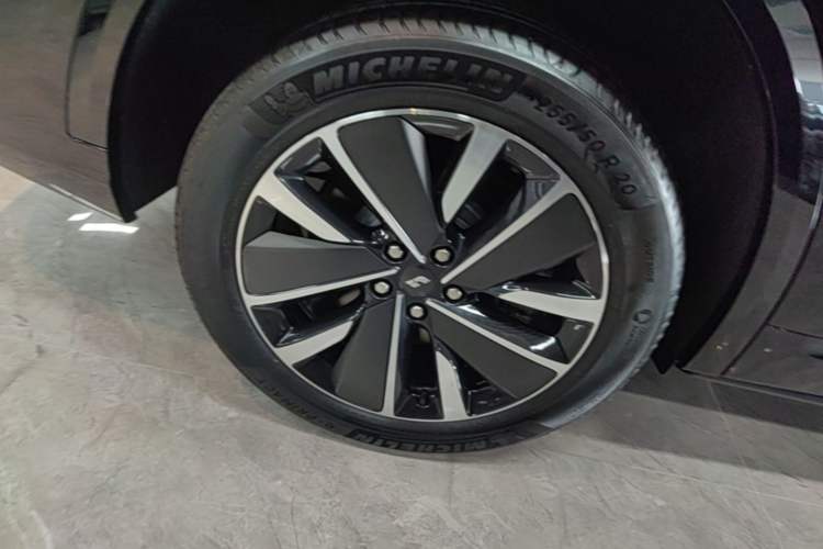 Used Li Auto L8 2025 Max Smart Refresh Edition Right Rear Wheel Hub