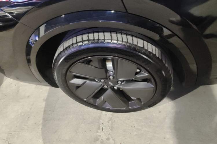 Used Li Auto L8 2025 Max Smart Refresh Edition Right Rear Wheel Hub