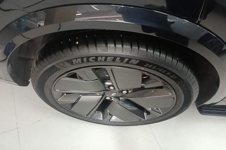 Used Li Auto L8 2025 Max Smart Refresh Edition Right Rear Wheel Hub