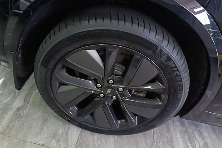 Used Li Auto L8 2025 Ultra Smart Refreshed Edition Right Rear Wheel Hub