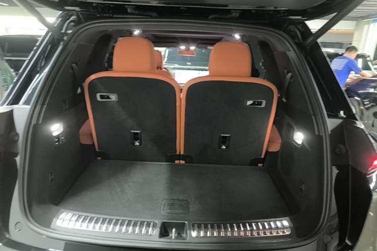 Used Li Auto L8 2025 Max Smart Refresh Edition Trunk
