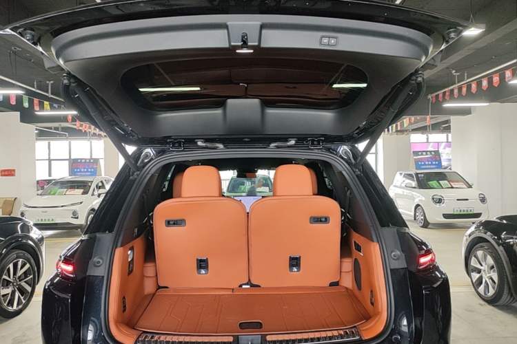 Used Li Auto L8 2025 Pro Smart Refresh Edition Trunk