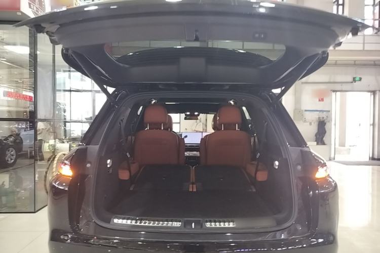 Used Li Auto L8 2025 Max Smart Refresh Edition Trunk