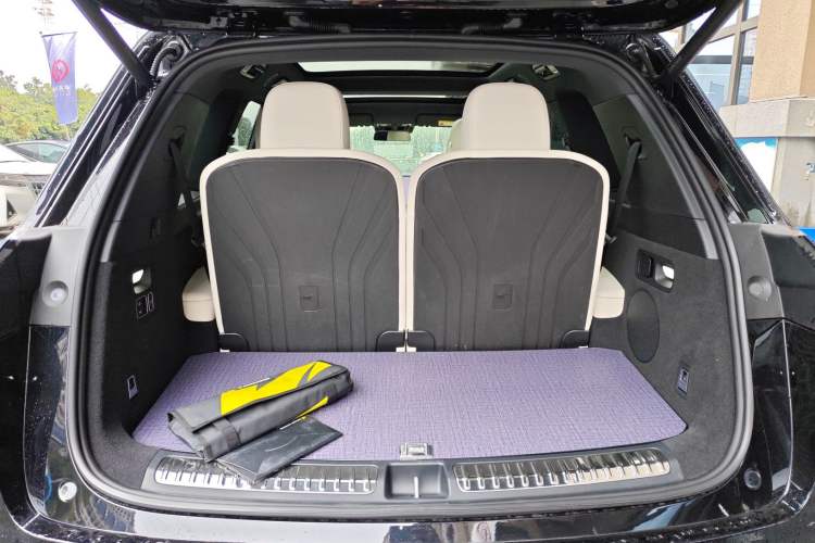 Used Li Auto L8 2025 Pro Smart Refresh Edition Trunk