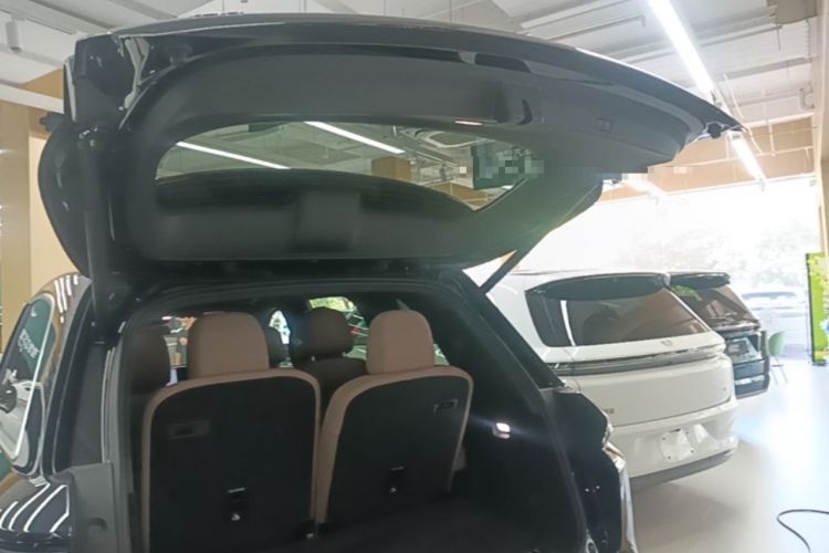 Used Li Auto L8 2025 Max Smart Refresh Edition Trunk