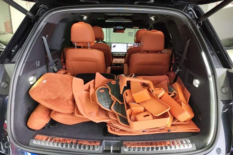 Used Li Auto L8 2025 Pro Smart Refresh Edition Trunk
