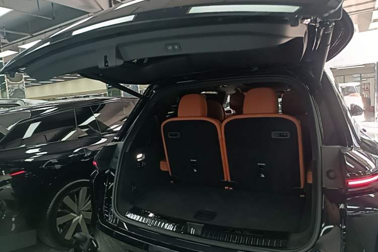 Used Li Auto L8 2025 Ultra Smart Refreshed Edition Trunk