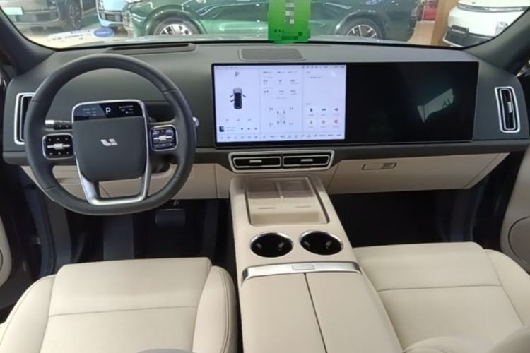 Used Li Auto L8 2025 Ultra Smart Refreshed Edition Center Console