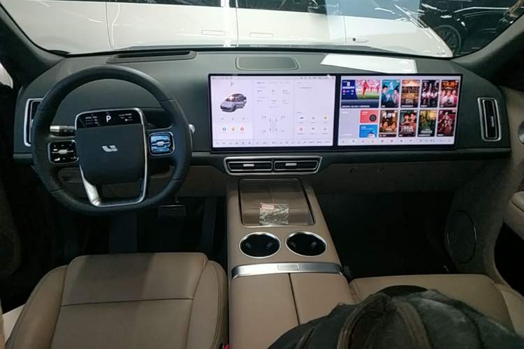 Used Li Auto L8 2025 Ultra Smart Refreshed Edition Center Console