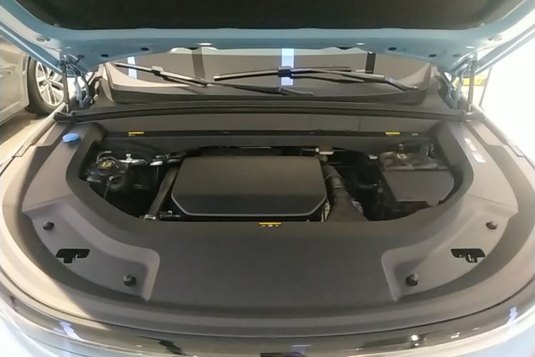 Used Li Auto L8 2025 Ultra Smart Refreshed Edition Engine Bay