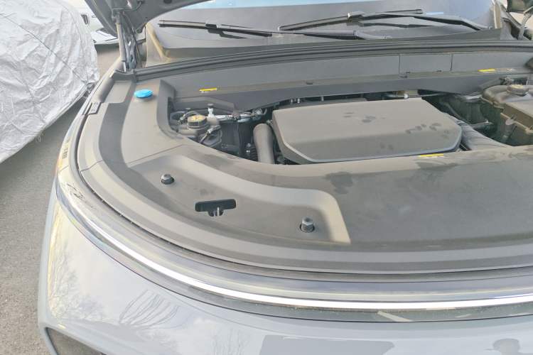 Used Li Auto L8 2025 Max Smart Refresh Edition Engine Bay Right