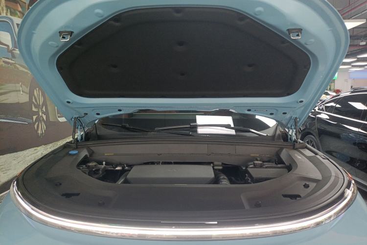 Used Li Auto L8 2025 Max Smart Refresh Edition Engine Bay