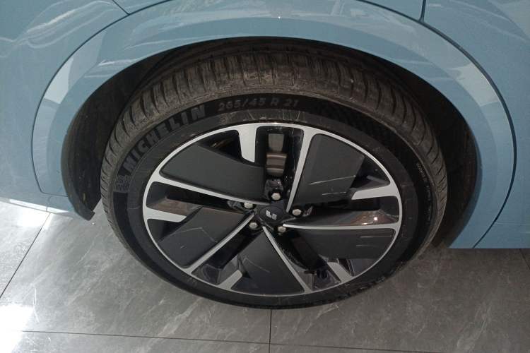 Used Li Auto L8 2025 Max Smart Refresh Edition Exterior 4