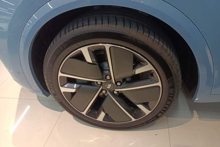 Used Li Auto L8 2025 Max Smart Refresh Edition Exterior 7