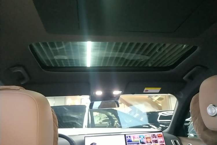 Used Li Auto L8 2025 Ultra Smart Refreshed Edition Headliner